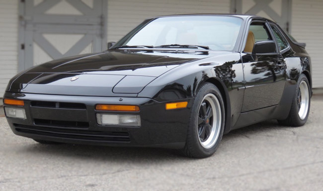 Porsche 944